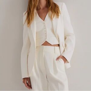Favorite Daughter The Favorite Blazer in Ivory. Size Large